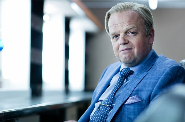 Hinter der Fassade des Geschäftsmannes Culverton Smith (Toby Jones) lauert ein Serienkiller - die stärkste Folge der Staffel. - © Hartswood Films 2016/BBC