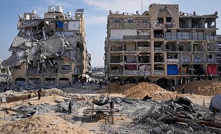 Bei einem israelischen Luftangriff im Gazastreifen sind nach Angaben des von der Hamas kontrollierten Zivilschutzes fünf Menschen getötet worden. Ein Sprecher sagte, darunter seien auch Kinder. - Abdel Kareem Hana/AP/dpa