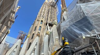 Sagrada Família nun höher als Ulmer Münster