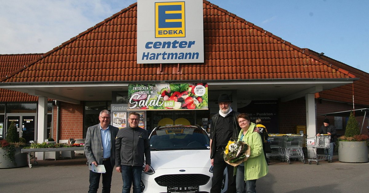 Ehepaar gewinnt Auto in Levern nw.de