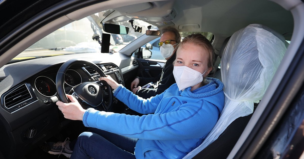 Fahrschulen in der Pandemie "Mit stark angezogener Handbremse unterwegs" nw.de