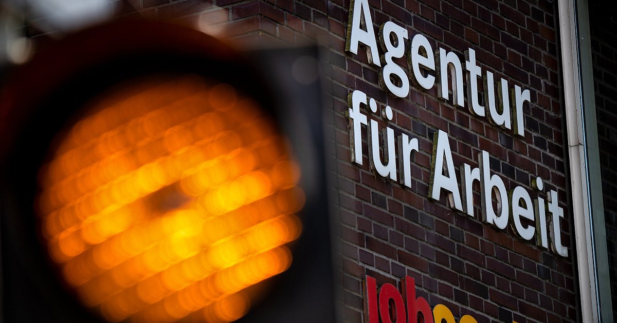 Jobcenter zahlt nicht, HoekerFestTermin und neues PartyAngebot im Kreis Herford nw.de