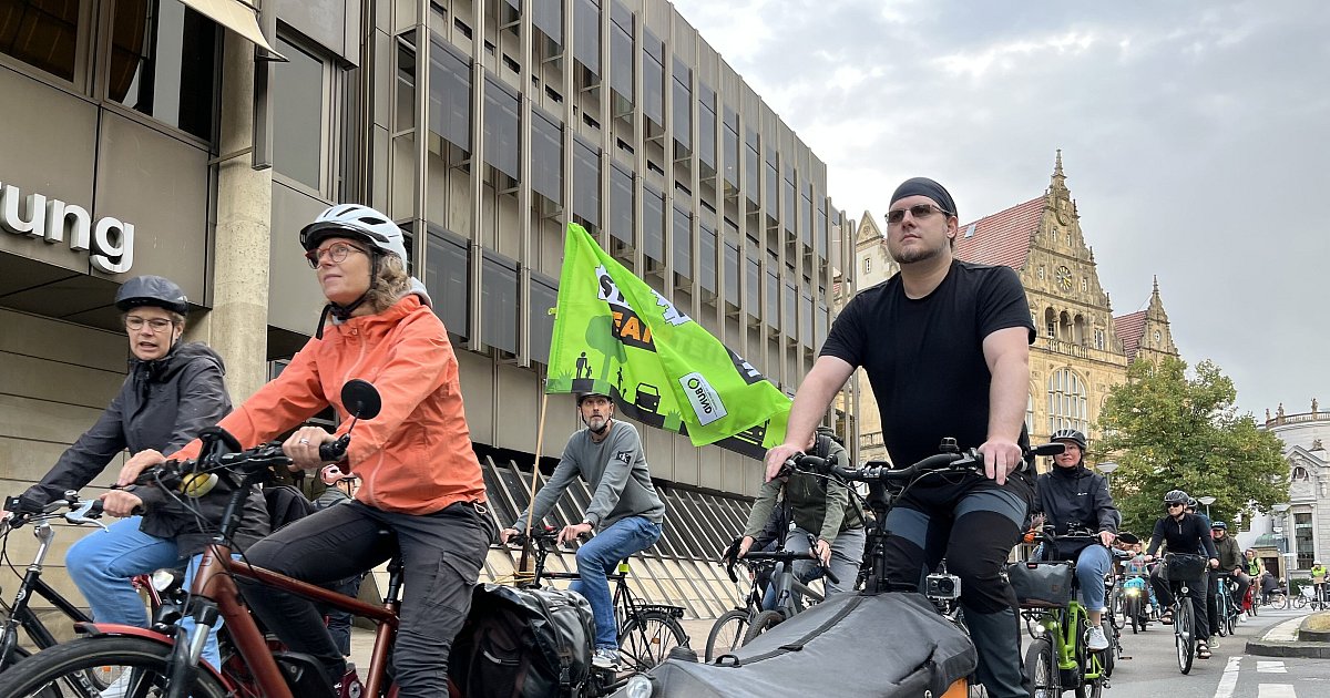 Mobilit-tswende-in-Bielefeld-Fahrrad-Demonstranten-fordern-bessere-Verkehrsl-sungen