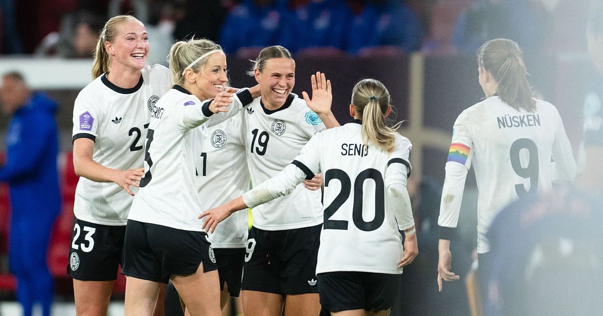 DFB-Frauen-gl-cklich-nach-laquo-Wahnsinns-Fu-ballabend-raquo-