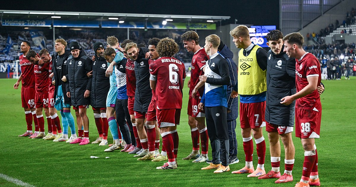 Arminia-Bielefelds-Trainer-Kniat-ist-stolz-Die-Mannschaft-hat-Bock-zu-leiden-