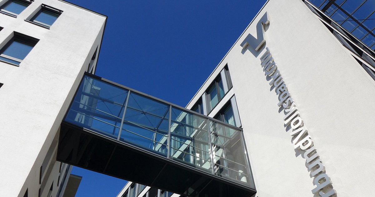 AfD-verliert-mehrere-Konten-in-OWL-Verbundvolksbank-bezieht-klar-Stellung