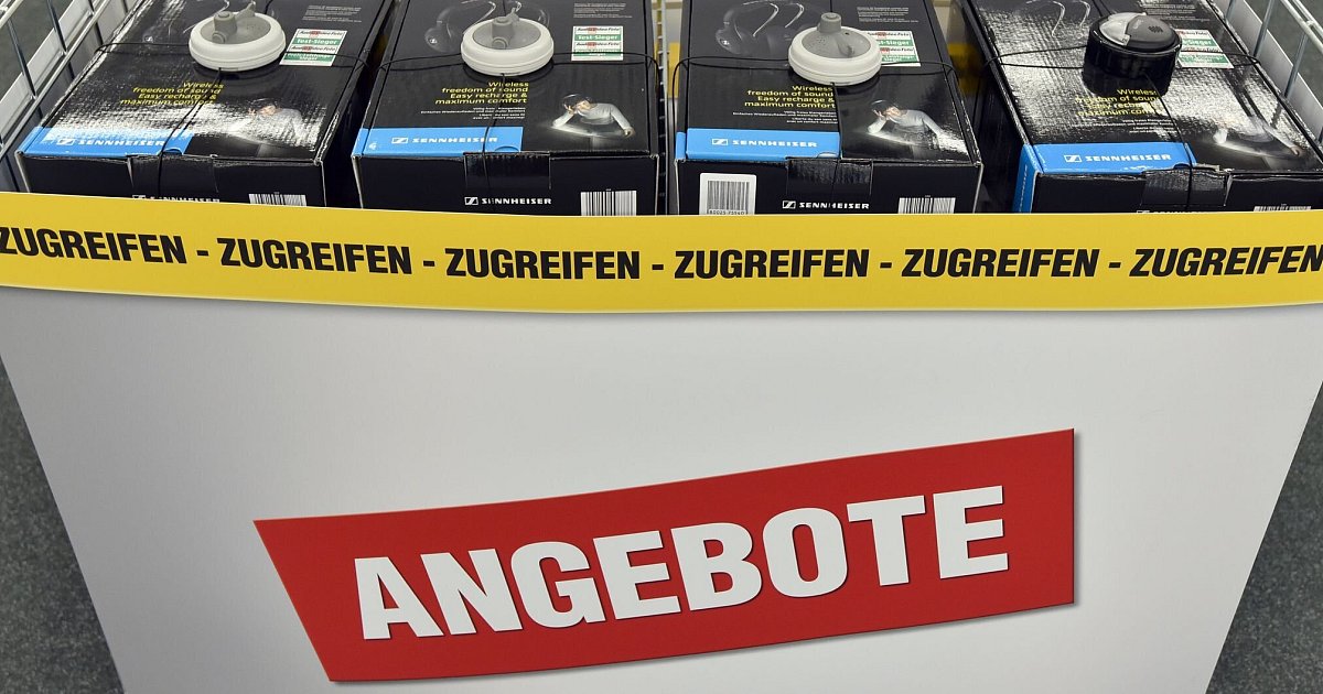 Ladenh-ter-Alarm-Von-Paletten-TVs-und-Zombie-Technik