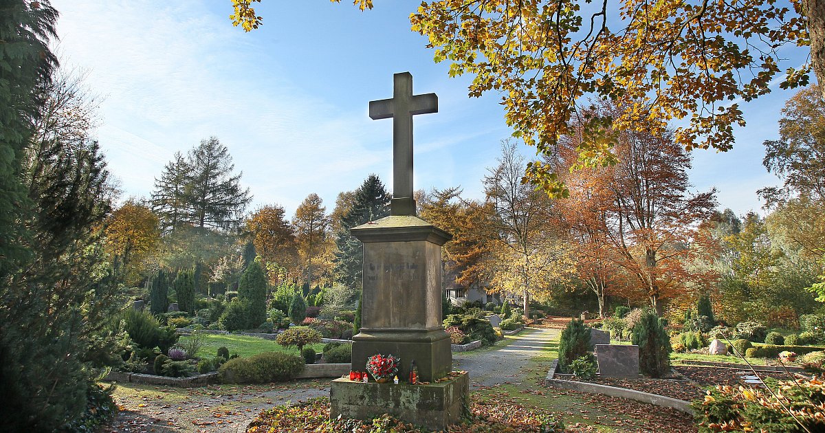 Vom-Brandsch-ttungsgrab-bis-zur-Kirchengruft-So-wurden-in-Herford-Verstorbene-beerdigt