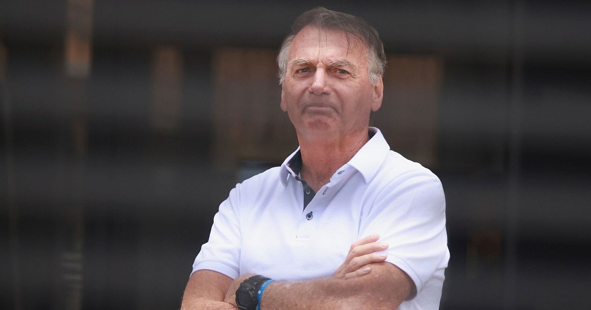 -laquo-Aus-Neugier-raquo-Bolsonaro-besch-digt-Fu-fessel-mit-L-tkolben