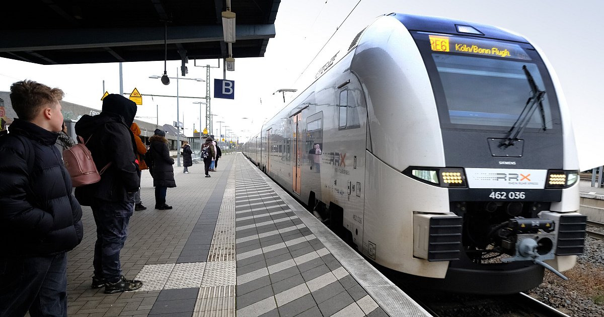 Zugf-hrer-im-Kreis-G-tersloh-mit-2-67-Promille-erwischt-Zug-mit-250-Fahrg-sten-evakuiert