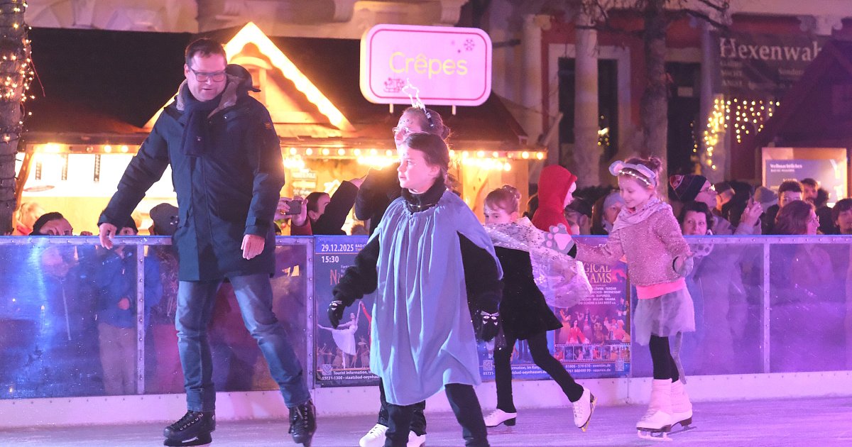 Viele-kleine-Sternchen-er-ffnen-den-Bad-Oeynhausener-Weihnachtsmarkt