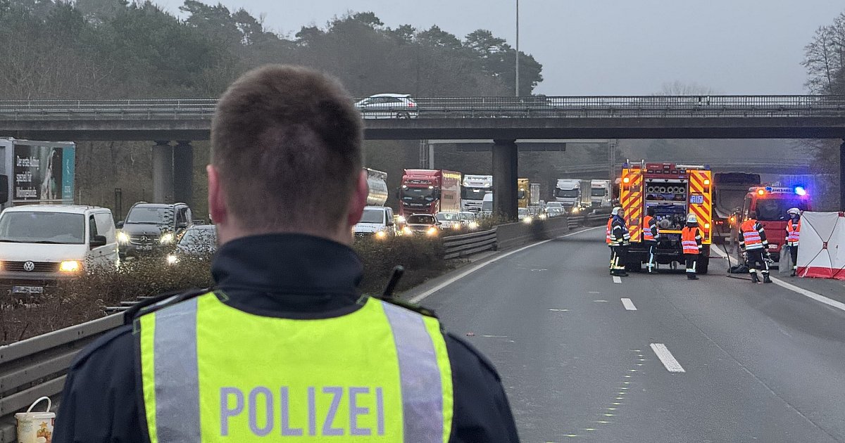 Das-Wichtigste-aus-dem-Kreis-Paderborn-Unfall-auf-der-A33-und-Weihnachtsgesch-ft