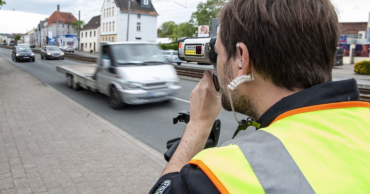 Raserkontrolle-in-Bielefeld-Die-Polizei-ahndet-257-Tempoverst-e