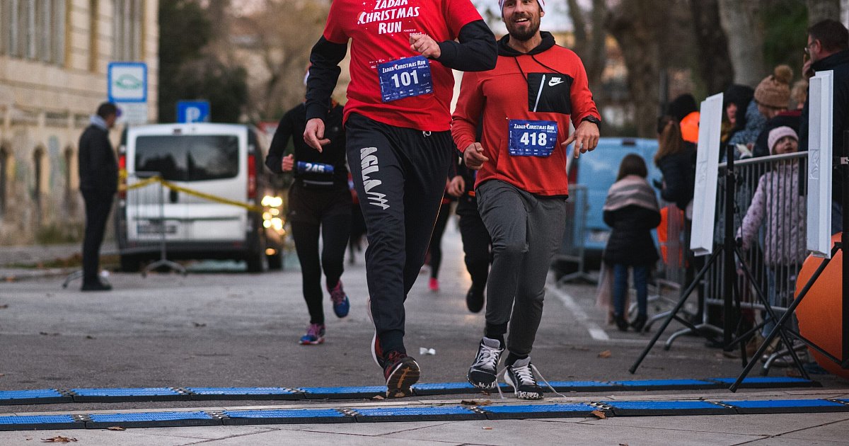 Laufen-bei-festlicher-Atmosph-re-Die-Weihnachtsl-ufe-in-OWL-im-berblick