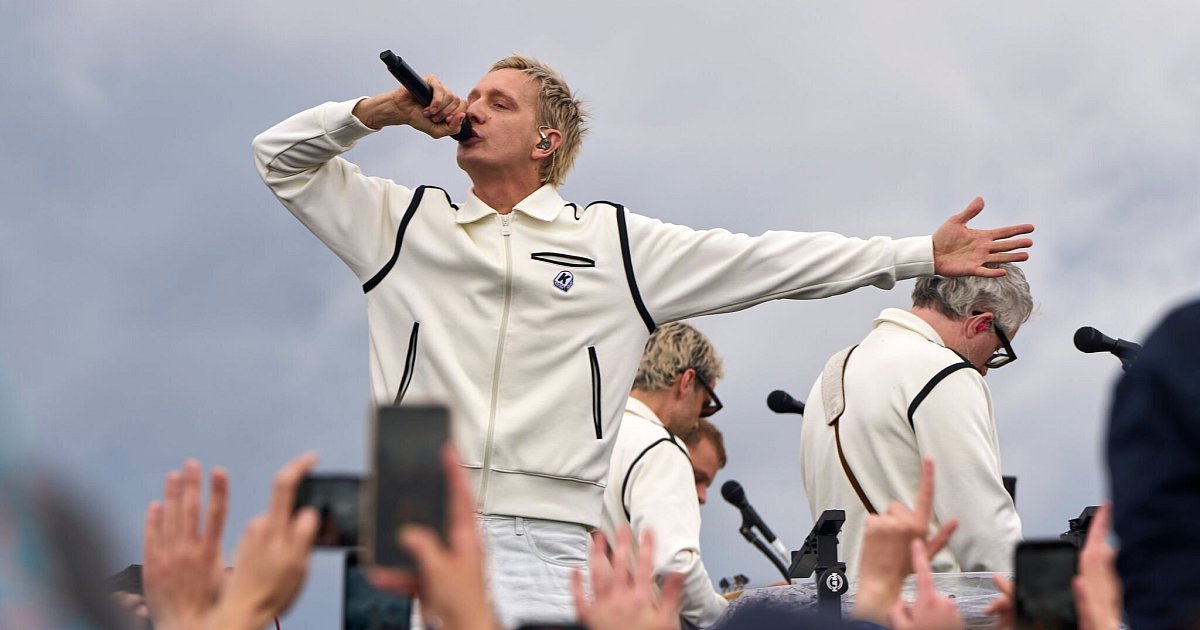 Kraftklub-S-nger-w-nscht-sich-klarerer-Kante-gegen-Rechts