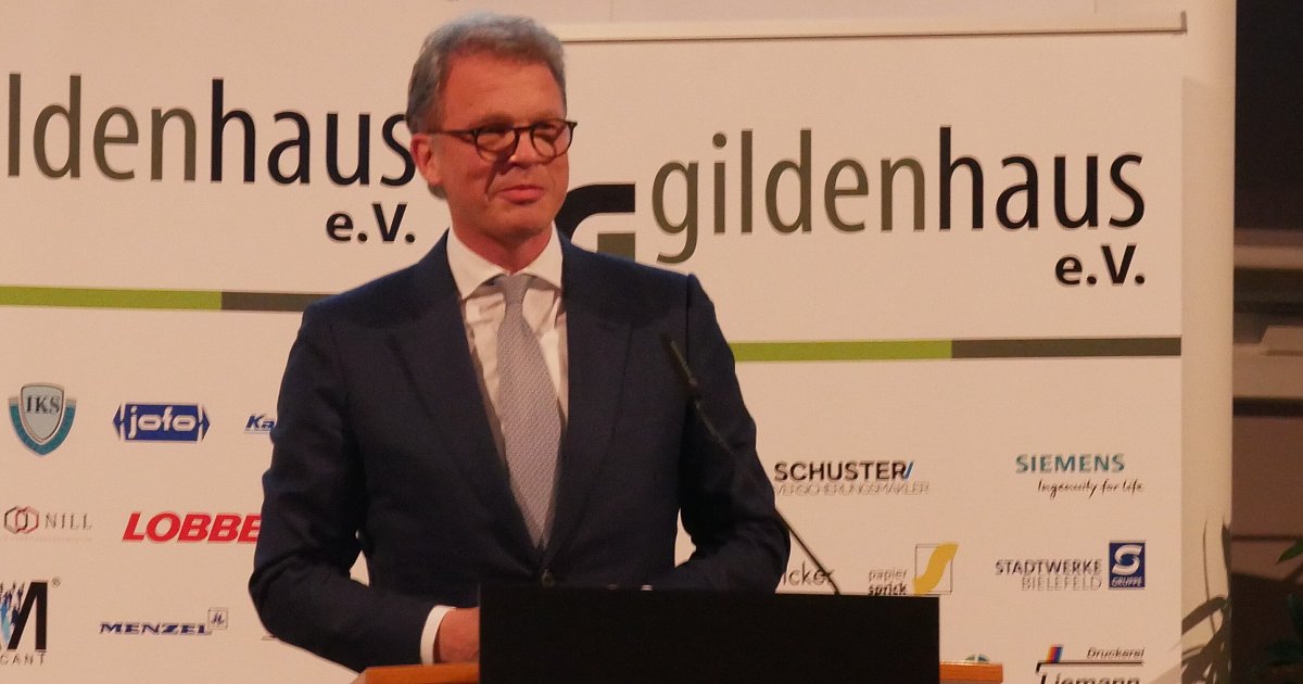 Deutsche-Bank-Chef-spricht-in-G-tersloh-Die-schmerzhafte-Quittung-bekommen-wir-jetzt-