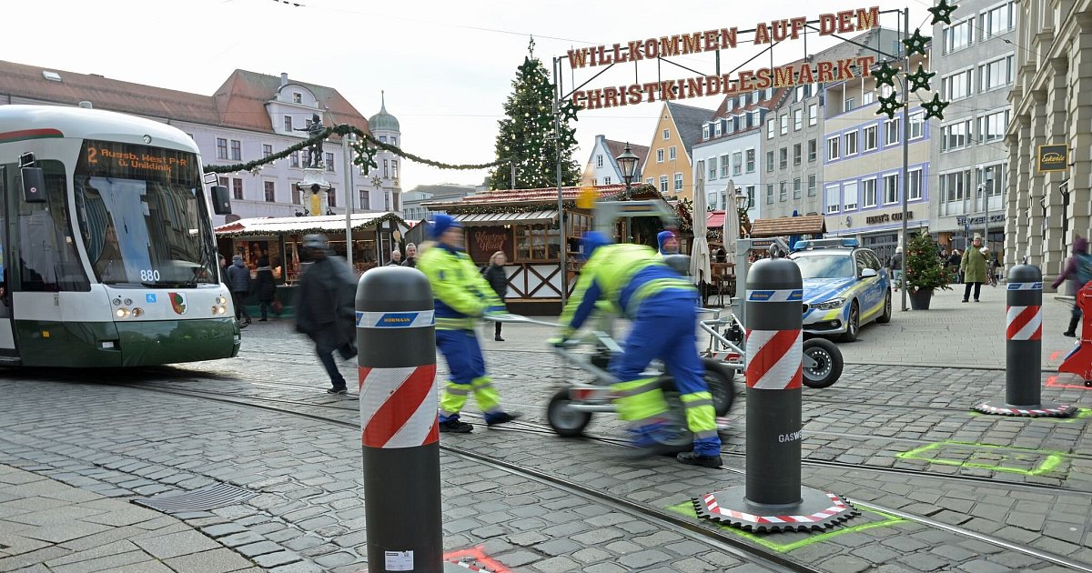 Poller-werden-im-Minutentakt-neben-Weihnachtsmarkt-bewegt