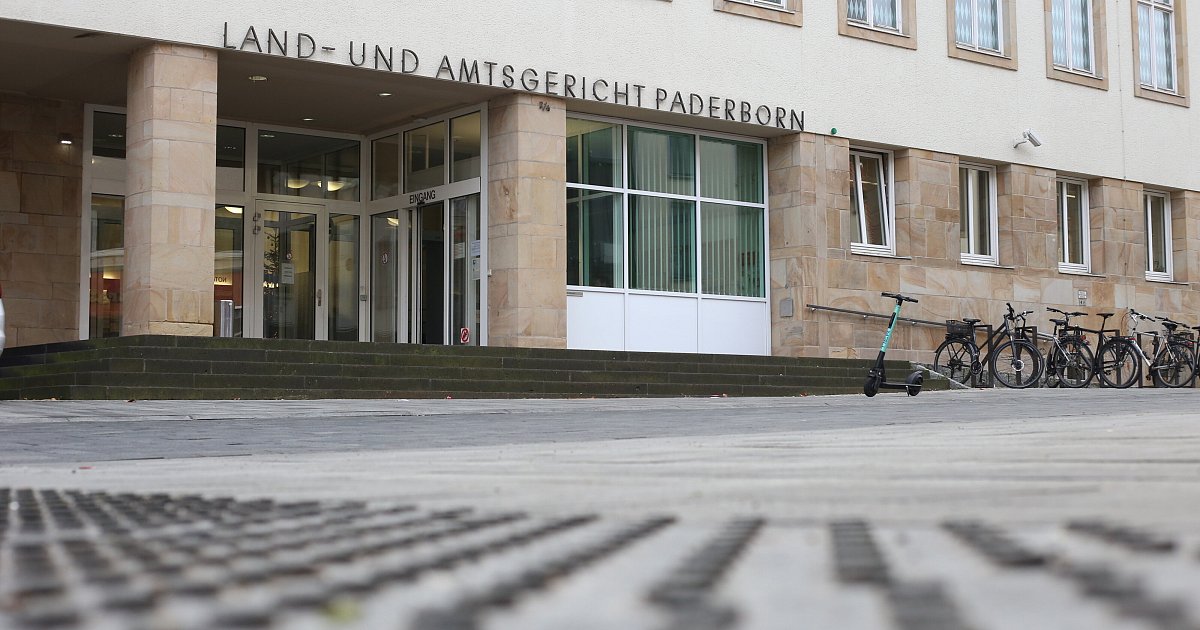 Tod-im-Badezimmer-Polizisten-schildern-vor-Paderborner-Gericht-ihre-Eindr-cke-vom-Tatort