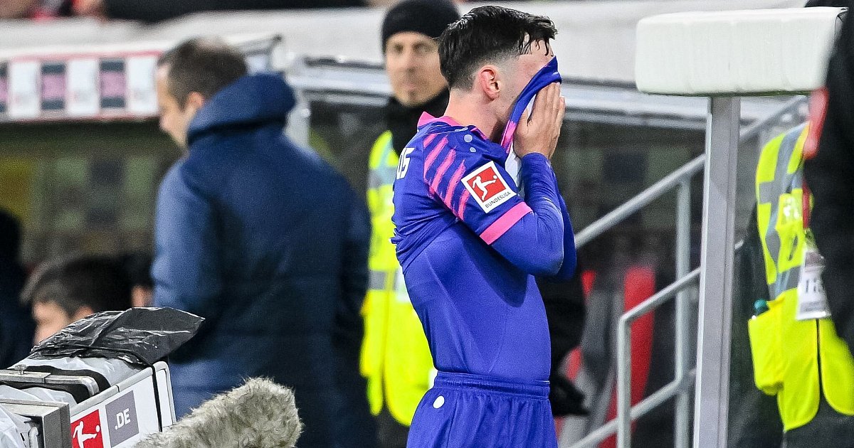 Wieder-eine-Rote-Karte-Mainz-in-Freiburg-chancenlos