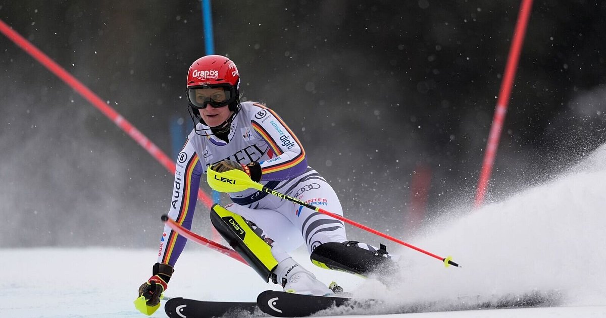 Ski-Ass-D-rr-nach-famosem-Finale-Zweite-Shiffrin-siegt