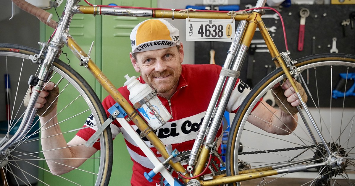 Dieser-Bielefelder-zieht-mit-seinem-Oldtimer-Rennrad-alle-Blicke-auf-sich