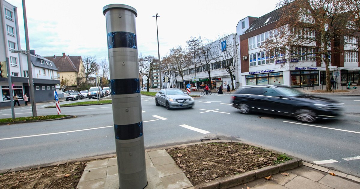 Neuer-Rotlicht-Blitzer-steht-jetzt-an-wichtiger-City-Kreuzung-in-Herford