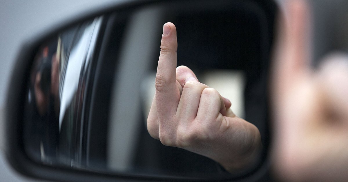 Spucke-Tritte-und-Beleidigungen-Streit-im-Bielefelder-Stra-enverkehr-eskaliert