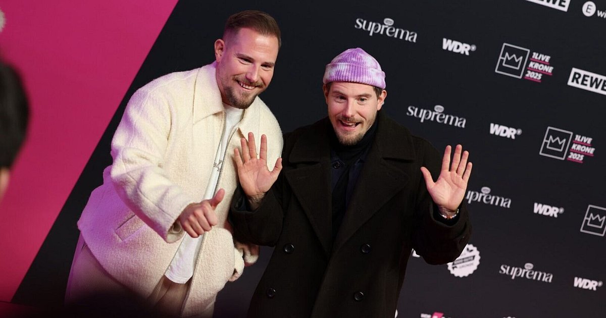 Liveticker-zur-1Live-Krone-2025-Die-ersten-Stars-auf-dem-pinken-Teppich-in-Bielefeld