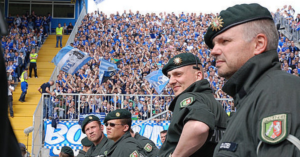 500 Polizisten sichern 3.LigaDerby Arminia Bielefeld Preußen Münster nw.de 500 Polizisten sichern 3.LigaDerby Arminia Bielefeld Preußen Münster nw.de