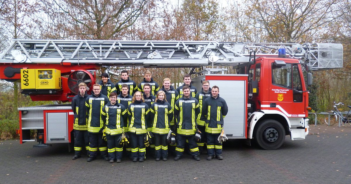 Feuerwehr begrüßt 15 neue Kameraden | nw.de