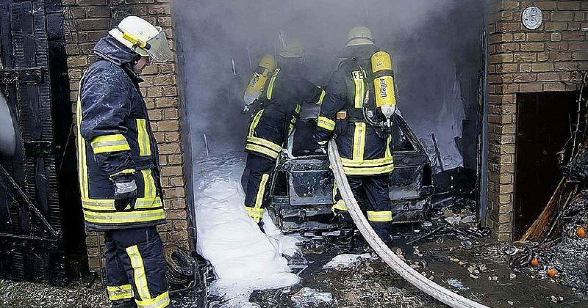 Auto in Garage ausgebrannt | nw.de