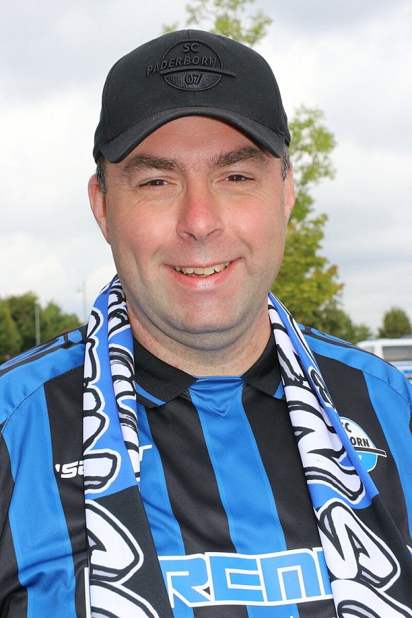 Markus Lüttgens wohnt zwar ziemlich nah an Bielefeld, ist aber eingefleischter SCP-Fan. - © Frank Beineke