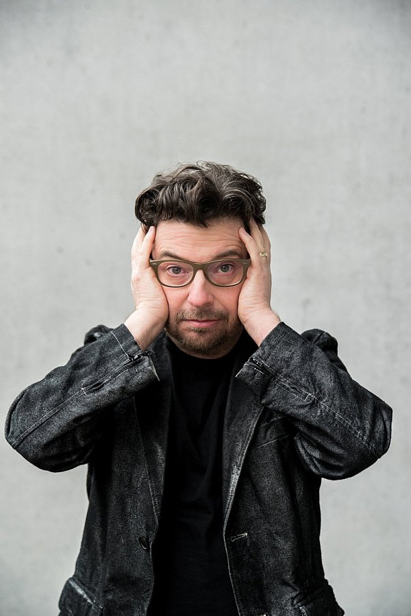 Hennes Bender kommt zweimal in die Werretalhalle. - © Hennes Bender
