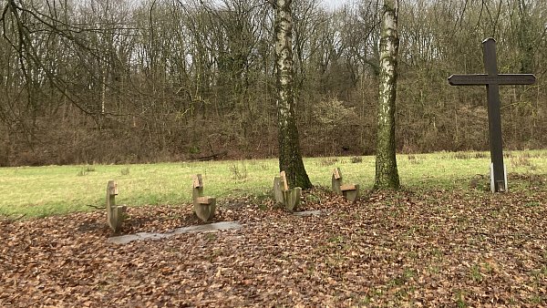 Die Latten wurden sauber abgeschraubt, was auf eine gezielte Tat schließen lässt. - © Stadt Höxter