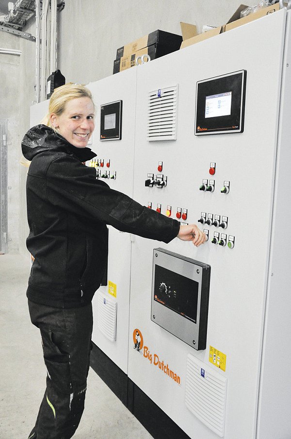 Schaltanlage: Sie sorgt für den Betrieb der Versorgungslinie und steuert die Lichtverhältnisse. - © Helga KrooÃ