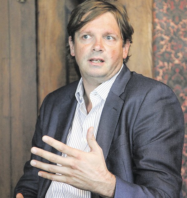 Dramaturg: Albrecht Simons von Bockum Dolffs. - © Bernhard Preuss
