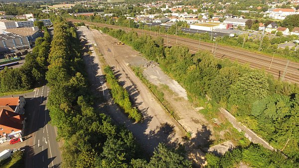 Güterabfertigung: Das Gelände (links die Bünder Straße) wird von der Bahn aufgegeben. - © Jens Reddeker