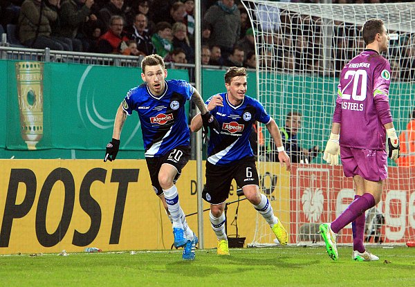 In der DFB-Pokalsaison 2014/15 setzte sich der DSC Arminia auch dank zweier Treffer von Manuel Junglas (l.) mit 3:1 gegen Werder Bremen durch. - © Wolfgang Rudolf