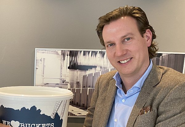 Henrik Großekämper ist Geschäftsführer bei "Groku Kunststoffe" in Schloß Holte-Stukenbrock. - © Horst Biere