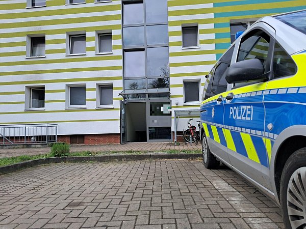 Die Polizei ermittelt nach einem mutmaßlichen Tötungsdelikt im Graudenzer Weg in Espelkamp. - © Joern Spreen-Ledebur