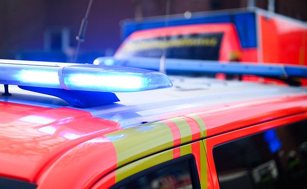 Innerhalb einer Stunde ereigneten sich in Herford zwei schwere Verkehrsunfälle. - © Julian Stratenschulte/dpa
