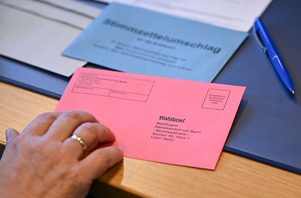 Briefwahl wird in Deutschland immer beliebter. - © Jens Kalaene/dpa