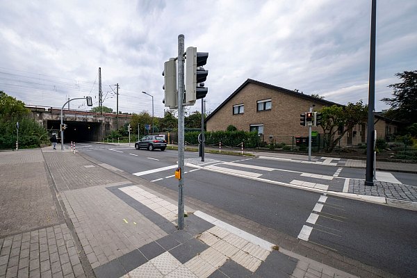 Die Doppelampeln in Rheda-Wiedenbrück lösen weiterhin Kopfschütteln aus. - © David Inderlied/dpa