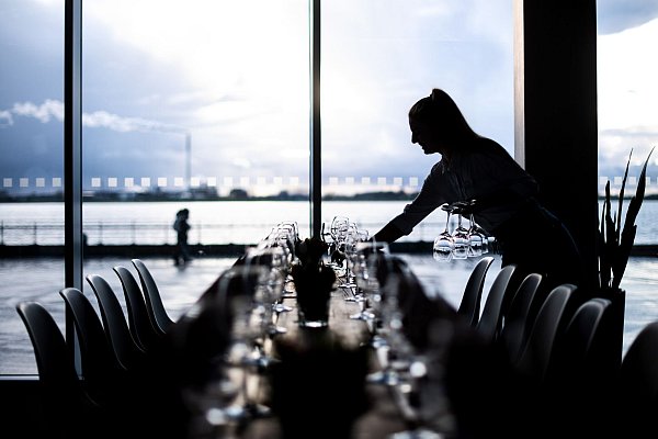 Der ermäßigte Steuersatz für Restaurants ist nach Meinung unseres Autors eine zweifelhafte Vergünstigung. - © Sina Schuldt/dpa