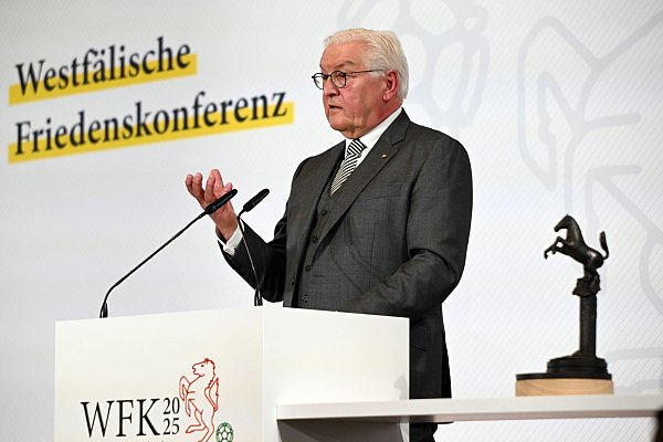 Bundespräsident Frank-Walter Steinmeier spricht zur Eröffnung der 2. Westfälische Friedenskonferenz in Münster. - © Federico Gambarini/dpa Pool/dpa