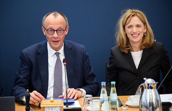 Im Kabinett Merz wurde Karin Prien (CDU) Bundesfamilienministerin. - © Bernd von Jutrczenka/dpa
