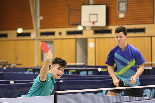 Gaben alles: Jannik Xu und Leon Geminger besiegten im Herren A-Doppelfinale Reichelt/Padubrin in der Verlängerung des Entscheidungssatzes. - © Inge Stegnjajic