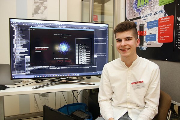 Linus Schmidt konnte mit seiner eigens entwickelten künstlichen Intelligenz den ersten Platz im Bereich Mathe/Informatik gewinnen. - © Beriwan Ali