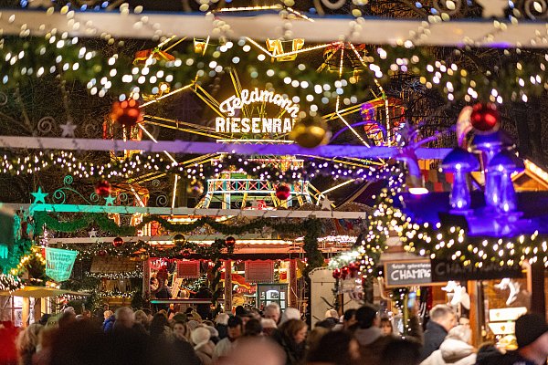 Der Bielefelder Weihnachtsmarkt lockt jedes Jahr zahlreiche Besucher in die Innenstadt. - © Oliver Krato