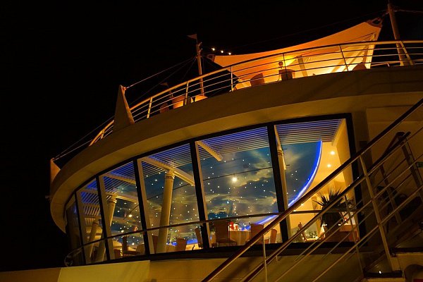 Seit Jahren boomen Kreuzfahrten. Vielleicht, weil es viel zu sehen gibt - und das Hotel immer dabei ist. - © Symbolfoto Pixabay